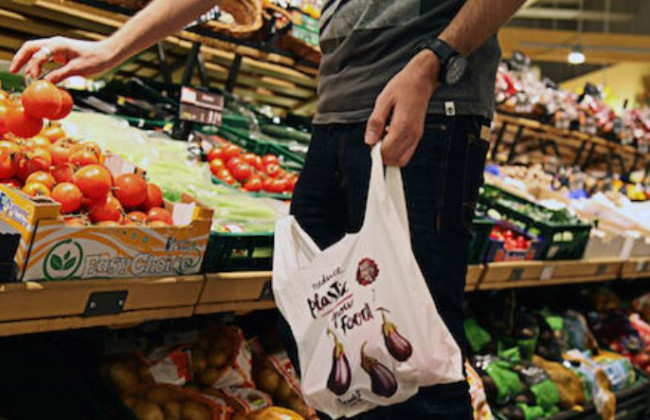 В Україні можуть обмежити обіг пластикових пакетів: Рада розгляне законопроект