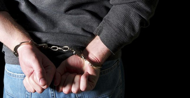 Пытались «отжать» квартиру: в Днепре копы задержали братьев, которые похитили мужчину