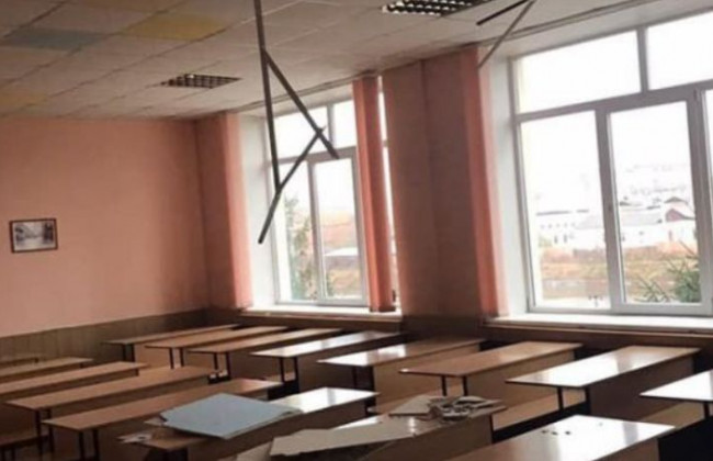 В харьковском колледже во время занятий рухнул потолок: первые подробности