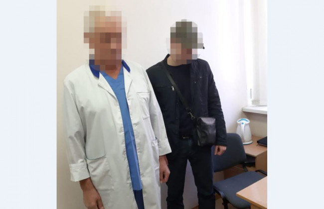 На хабарі викрили лікаря Київського обласного онкологічного диспансеру