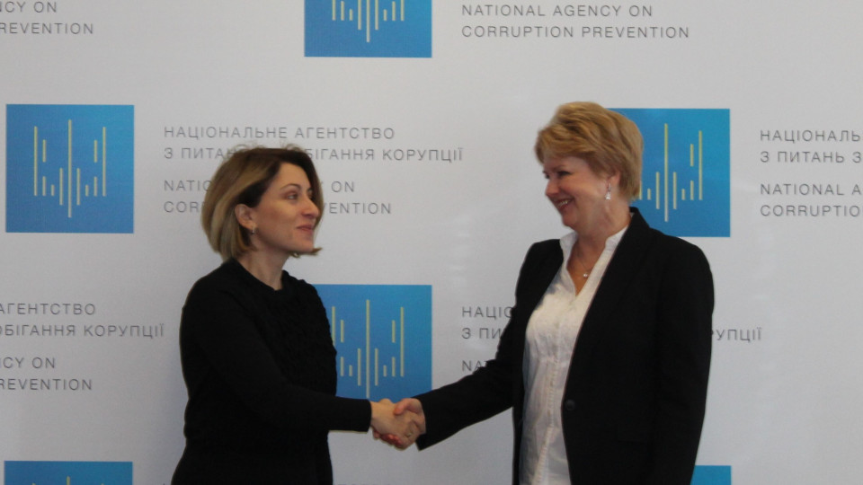 НАЗК та Антикорупційна ініціатива ЄС проведуть соцопитування щодо корупції в Україні