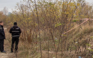 Был весь в синяках: в Киеве женщина нашла мертвого брата