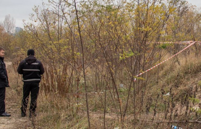 Был весь в синяках: в Киеве женщина нашла мертвого брата