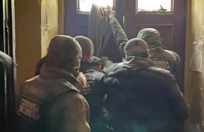 Невідомі намагалися захопити столичний гуртожиток: є відео