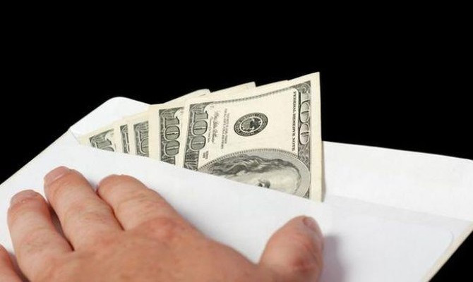Погорів на хабарі: у справі одеського судді нові подробиці
