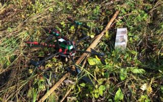 Пограничники во Львовской области перехватили дрон с контрабандой сигарет