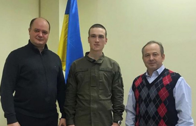 Героїчний вчинок: військові врятували відвідувача суду