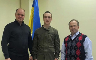 Героїчний вчинок: військові врятували відвідувача суду