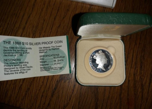 Українка намагалася вивезти до Росії золоті та срібні монети: фото