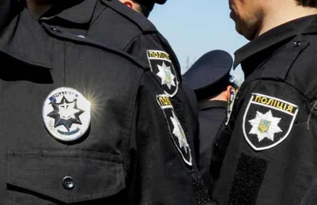 «Вибивали» зізнання: чотирьох поліцейських з Дніпра судитимуть за катування