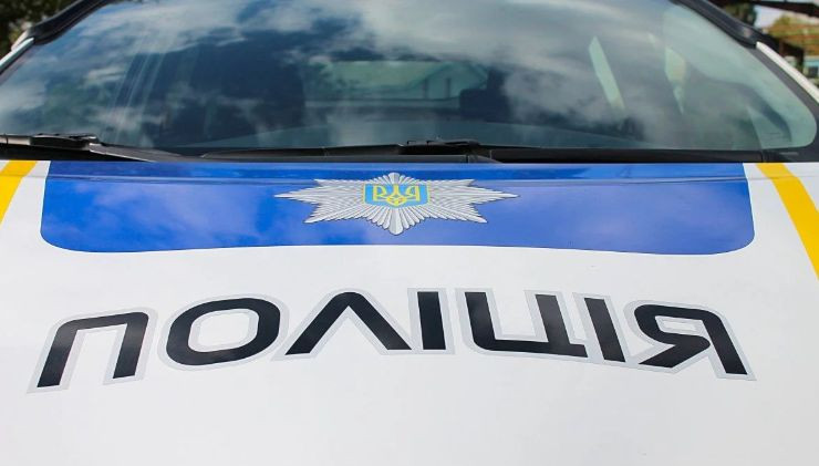 Под Киевом чиновник наехал автомобилем на журналиста: есть видео