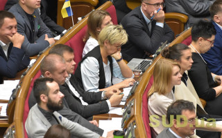 Парламент поддержал повышение своих расходов