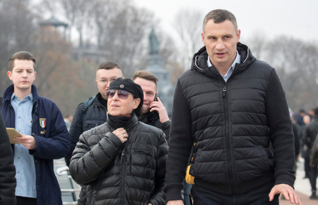 Лидер группы Scorpions прогулялся по Киеву, фото