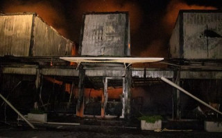 У Києві підпалили декілька магазинів: з’явилося відео