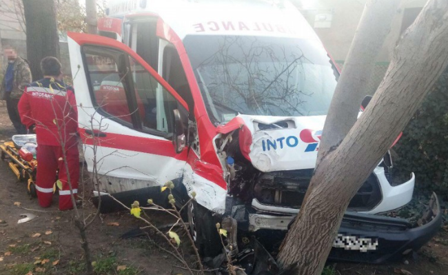 В Одессе произошло ДТП с участием «скорой»: пострадали четыре человека