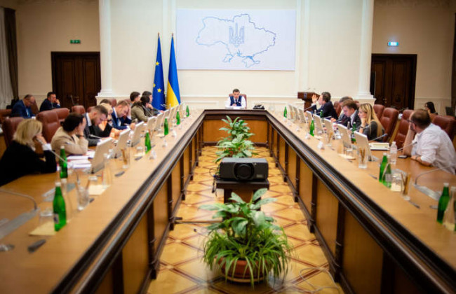 Кабмін затвердив низку кадрових змін та оголосив конкурси на посади держслужби