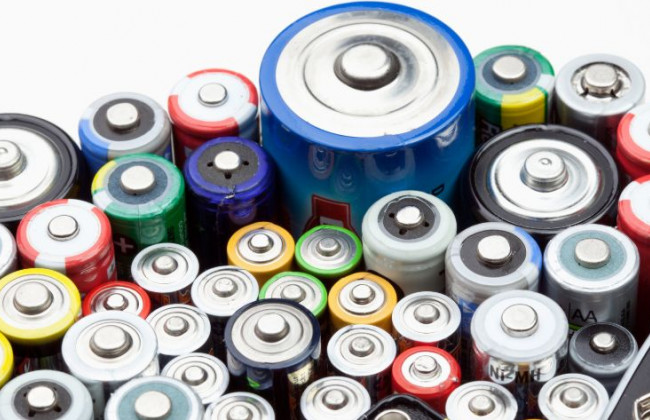 За викинуту у сміття батарейку — штраф: що потрібно знати про новий законопроект