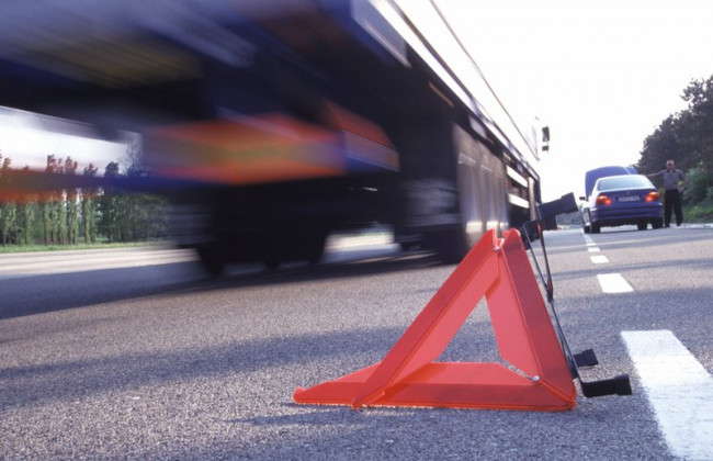 Українці потрапили в жахливу аварію у Польщі: евакуатор протаранив автобус