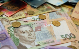 Выплата больничных и декретных: украинцам сообщили важную новость