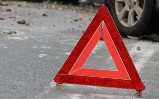 Під Києвом фура збила насмерть пішохода