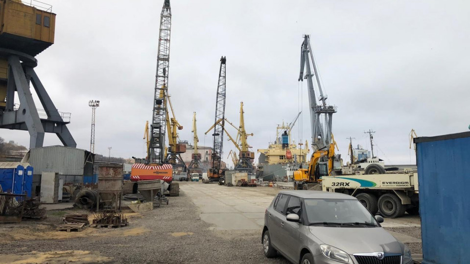СБУ проводить обшуки в Одеському морському порту