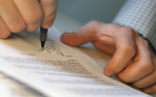 Призначили неіснуючу особу: у Дніпрі викрили діяльність фіктивного держреєстратора