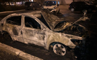 В Одессе неизвестный сжег дотла машину главы таможни