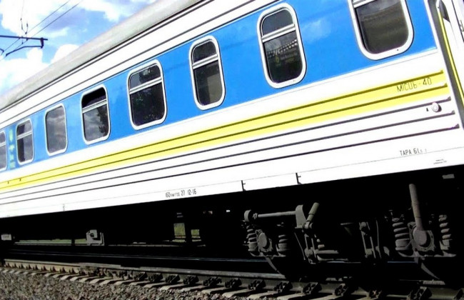 Под Киевом поезд снес насмерть женщину