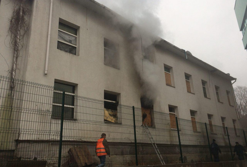 Мощный пожар в киевском институте: есть подробности