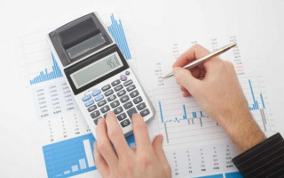 Денежная помощь безработным увеличится: какие выплаты получат украинцы