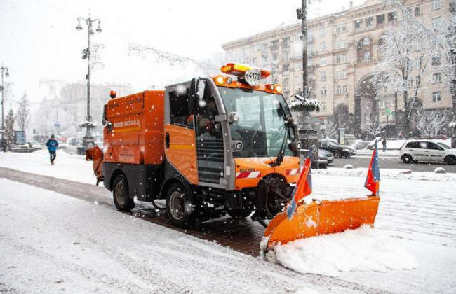 Київ завалить снігом: комунальники дали поради столичним водіям