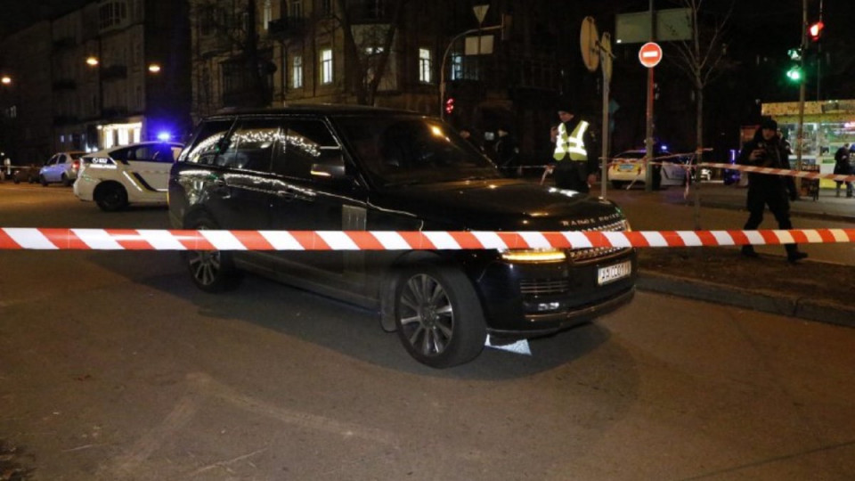 В Киеве обстреляли автомобиль с ребенком внутри: подробности