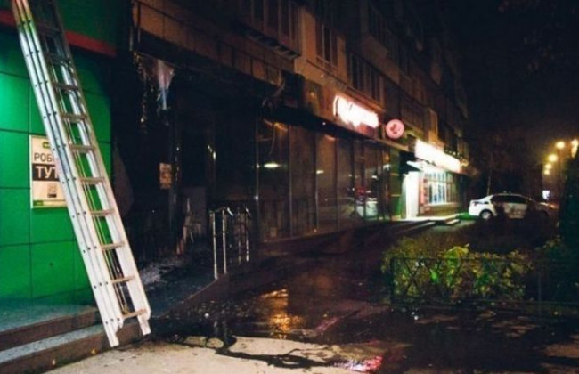 В Киеве возобновились поджоги молочных магазинов: подробности