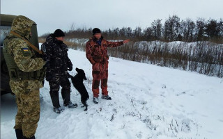 В Харьковской области пограничники задержали двух вооруженных россиян