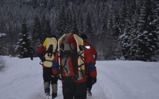 Загубились у горах: в Карпатах врятували туристів