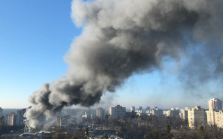 Мощный пожар на проспекте Победы в Киеве: подробности, фото