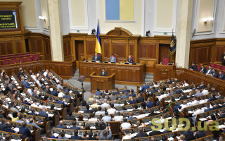 Рада ухвалила зміни до закону про вдосконалення держслужби та електронний документообіг