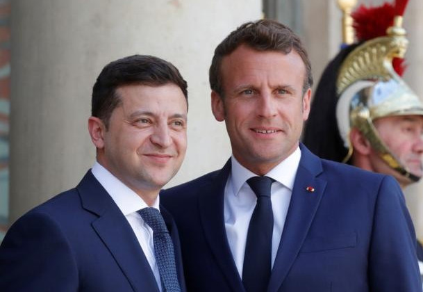 Зеленский и Макрон провели телефонный разговор: что обсуждалось