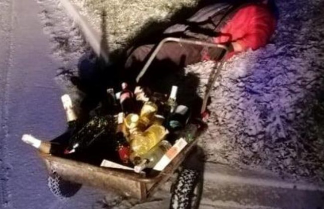 Дерзкое ограбление под Киевом: из магазина вынесли все продукты