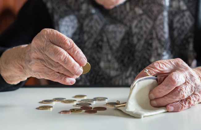 В Україні змінять пенсійний вік для жінок: у ПФУ пояснили причину