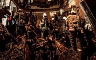 Мощный пожар в Одессе: спасатели нашли еще два тела под завалами
