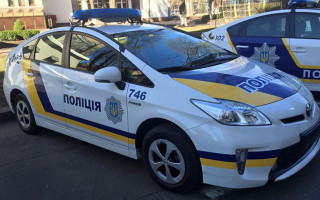 Водій легковика викинув зброю із машини, утікаючи від поліції