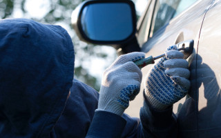 Грабував автомобілі: у Києві затримали крадія-рецидивіста