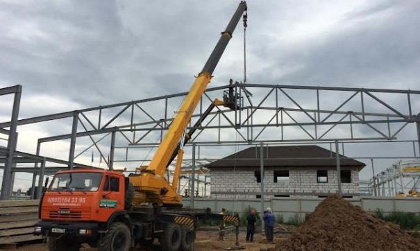 У Тернопільській області чоловіка переїхав кран