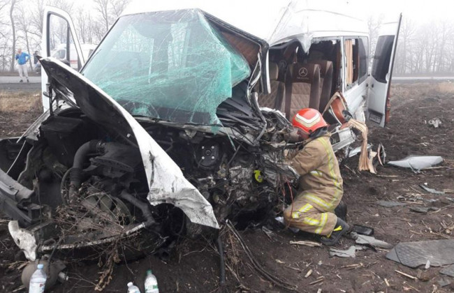 ДТП поблизу Умані: водія деблокували спецзасобами