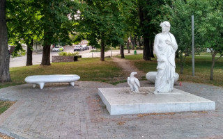 В Киеве неизвестные повредили очередной памятник, фото