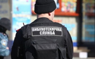 В Киеве прогремел мощный взрыв возле жилых домов: видео с места происшествия