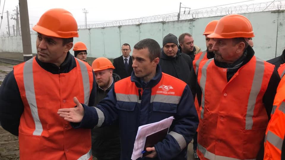 Виїзне засідання комітету транспорту на київському вокзалі: звільнені топ-менеджери залізниці