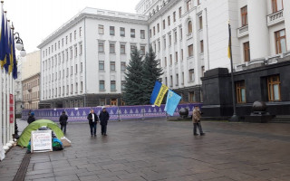 В Киеве возле Офиса Президента откроют ледовый каток