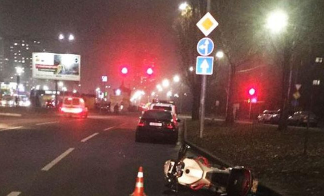 Смертельное ДТП в Киеве: мотоциклист сбил дедушку